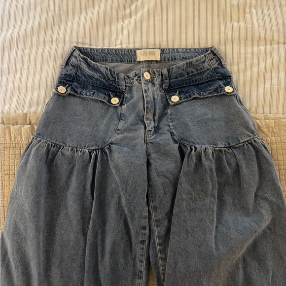 Button Jeans - Picture 2 of 5